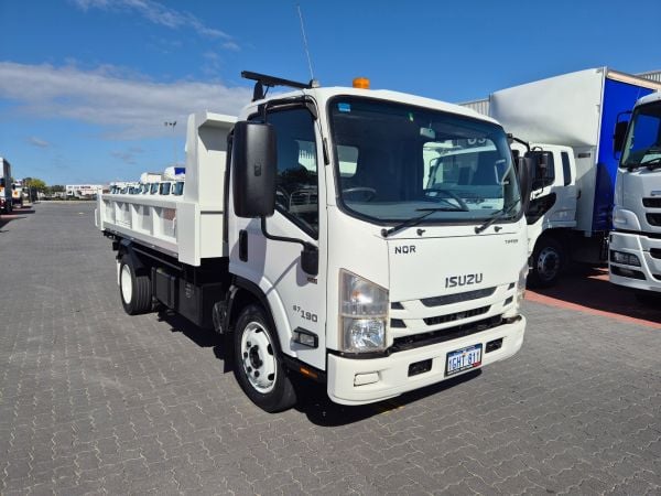 2017 Isuzu NQR 87/80-190 Tipper AMT 4.5 Ton Tipper image