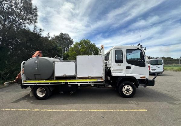 2005 ISUZU FRR500 Crane image