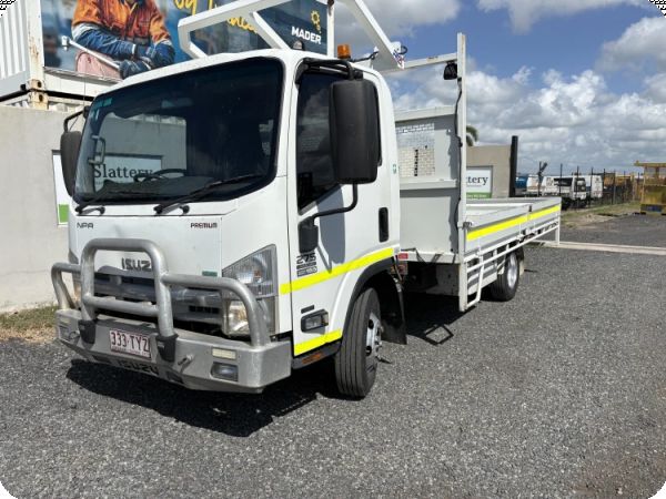 2014 Isuzu NPR 275 3 155 4x2 Tray Truck image