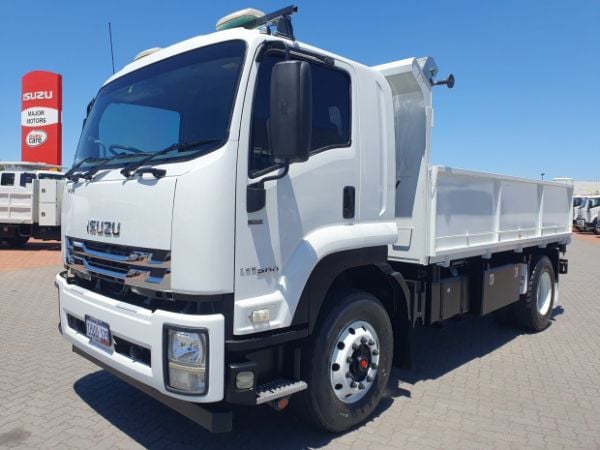 2016 Isuzu FVR 165-300 Tipper 3 Way AUTO Tipper image
