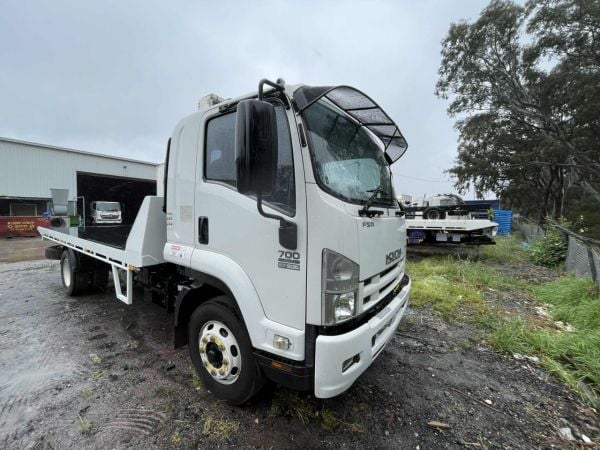2008 Isuzu FSR 700 AUTO Tilt Tray image