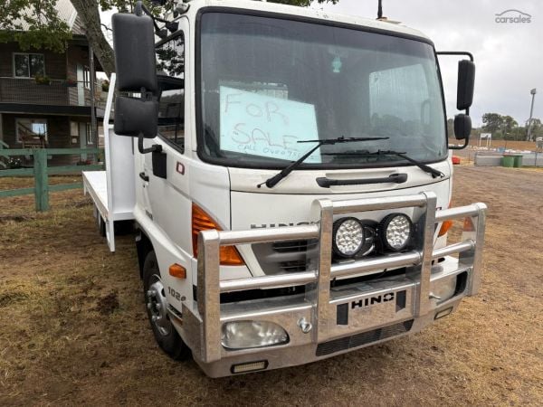 2011 Hino 500 Series FD1024 Tray and Goosneck image