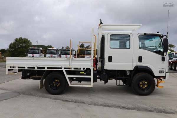 2022 Isuzu N Series NPS 75/45-155 4x4 Tray with dropsides image