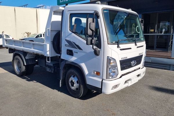 2023 Hyundai Mighty EX4/6 Tipper SWB image