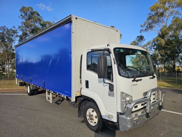 2012 Isuzu FRR 500 turbo diesel 12 pallet curtainsider truck image