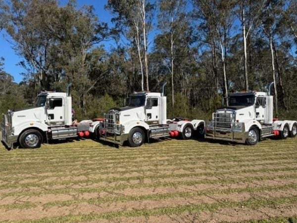 2014 KENWORTH T409 image
