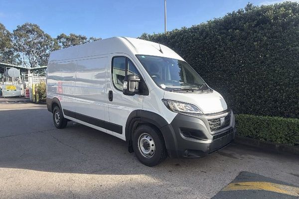 2025 Fiat Ducato Series 9 LWB Mid Roof image