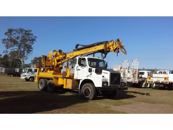 VOLVO N12 | POLE BORER image