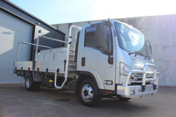 2021 Isuzu N Series NNR 45-150 Traypack image
