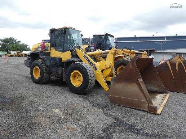 2019 Komatsu WA320-8 image