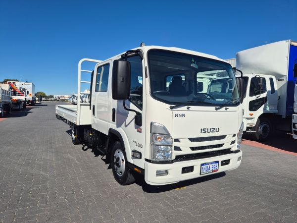 2022 Isuzu NNR 45 150 Tray Car License AMT Crew Tray image