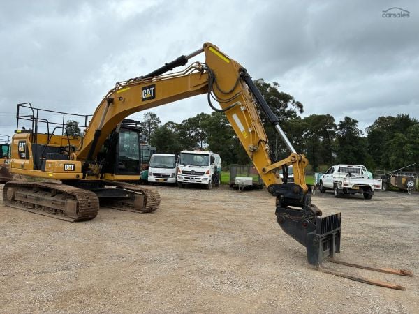 2018 Caterpillar 320 image