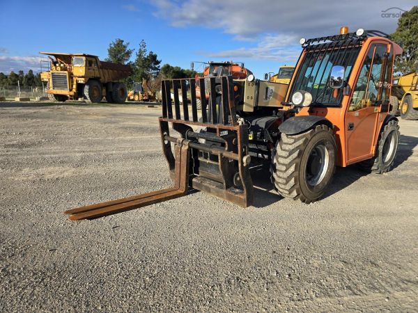 2014 JLG 2505H image