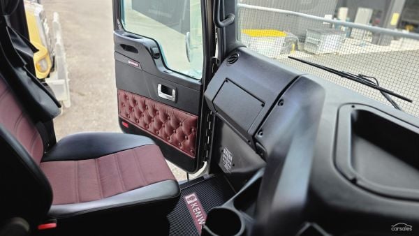 2023 Kenworth K200 BIG CAB image
