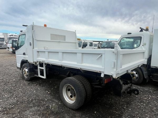 2015 MITSUBISHI FUSO CANTER 715 Dump Truck image