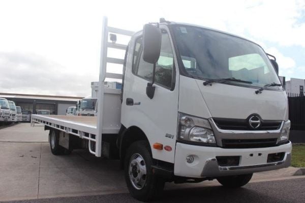 2021 Hino 300 Series 921 image