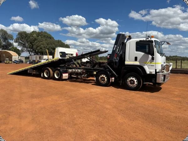 2018 Isuzu FH FYH 8x4 Crane/Tilt Truck (EX CORPORATE) image