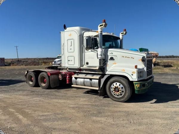 2003 Mack Trident 6x4 Prime Mover image