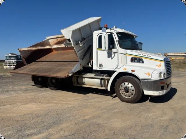 2012 Freightliner FLX 6x4 Side Tipper image