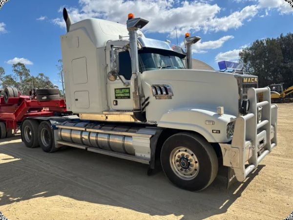 2006 Mack Superliner 6x4 Prime Mover image