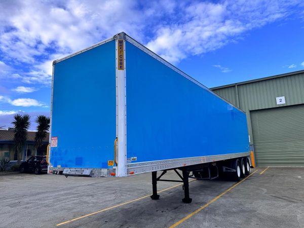 2015 Maxitrans St3 Tri Axle image