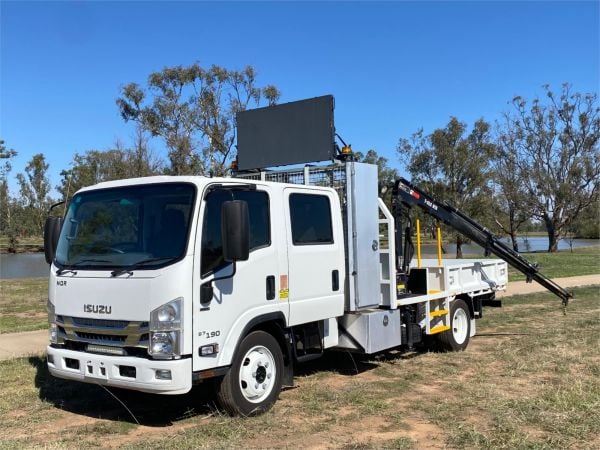 2017 ISUZU NQR CREW CAB CRANE TRUCK N MY16 87/80-190 image