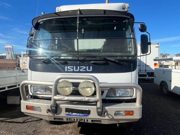 2007 ISUZU FRR550 Box Truck image