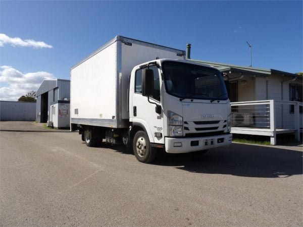 2020 Isuzu N Series Pantech NNR image