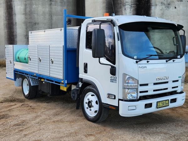 2014 ISUZU NQR450 Service Vehicle image