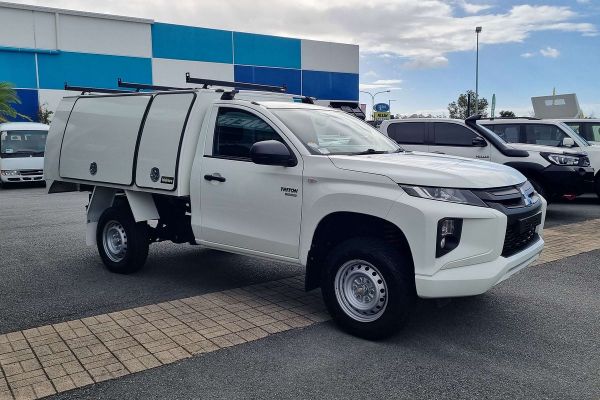 2020 Mitsubishi Triton GLX MR Rear Wheel Drive image