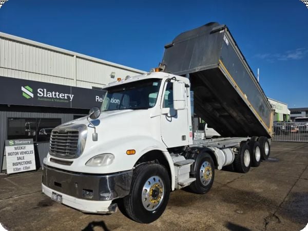 2017 Freightliner FLX CL 112 10x4 Tipper (Auto) (Cummins) (31T GVM) image