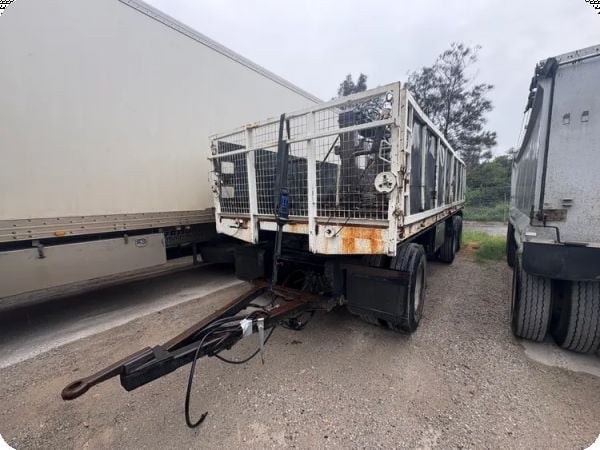 2005 Banmere Trailers Tri-Axle Flat Top Dog Trailer image