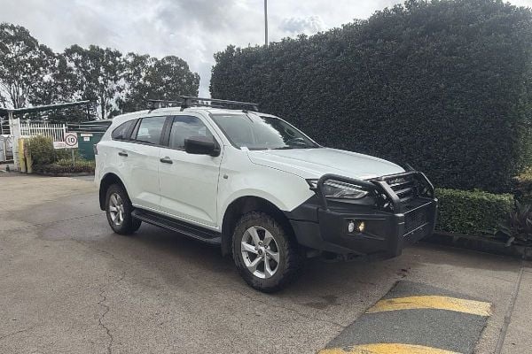 2023 Isuzu MU-X LS-M image