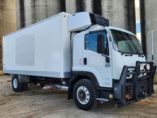2014 ISUZU FVD1000 Refrigerated image