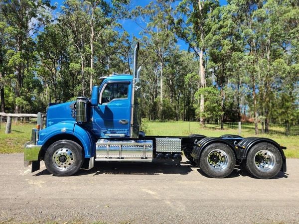 2017 Kenworth T610 image