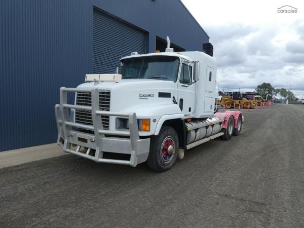 1999 Mack CH FLEETLINER image