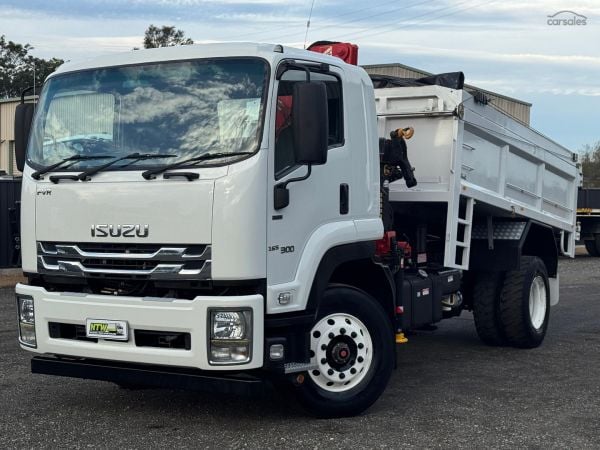 2016 Isuzu F Series FVR165-300 Ready for Work image