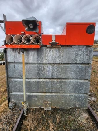 1995 CUSTOM WATER TANK Livestock Equipment image