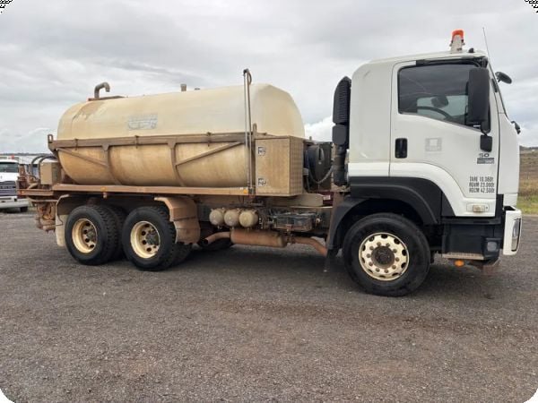 2013 Isuzu FXZ 1500 6x4 Water Truck image