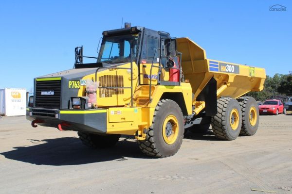 2017 KOMATSU HM300-2 image