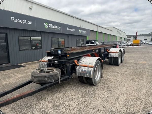 2001 Banmere Tri Axle Tipping Hooklift Bin Carrier Dog Trailer image