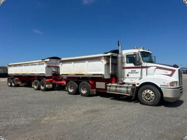 2010 Kenworth T402 Truck & Dog image
