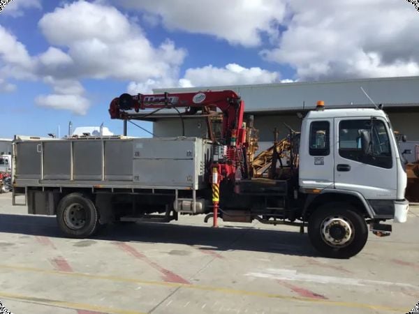 2002 Isuzu FVR 900 4x2 Crane Truck image