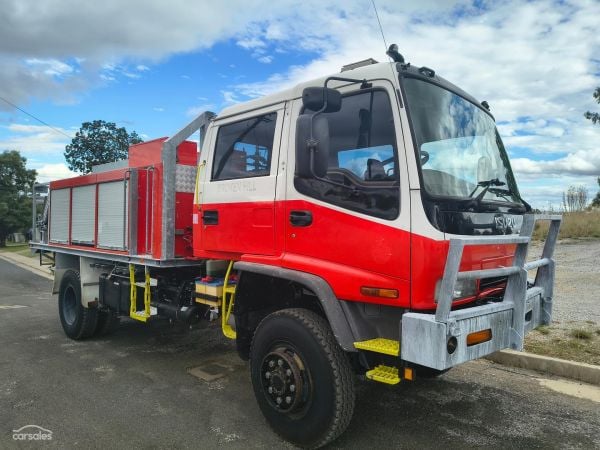 2002 Isuzu F Series FTS 750 image