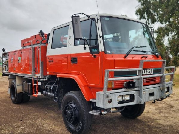 1996 ISUZU FTS700 Fire Truck image