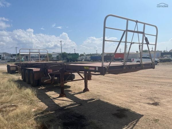 2017 Barker Heavy Duty Tri Axle image