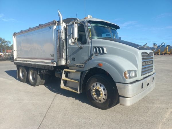 2013 Mack METRO-LINER Tipper METRO-LINER image