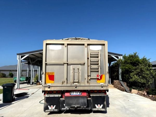 2016 Western Star 4800 Quad Dog image