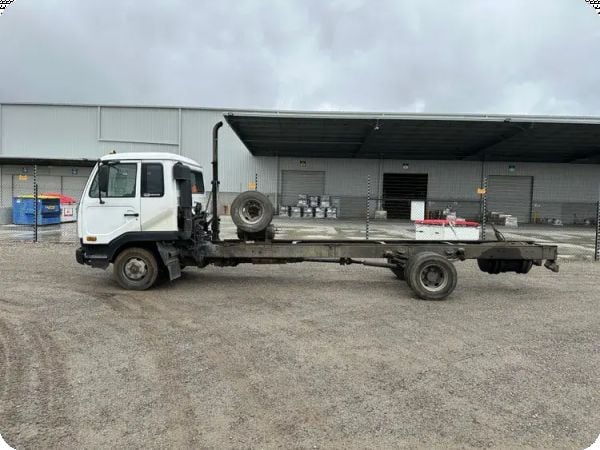 2006 UD Nissan MK240 4x2 Cab Chassis image