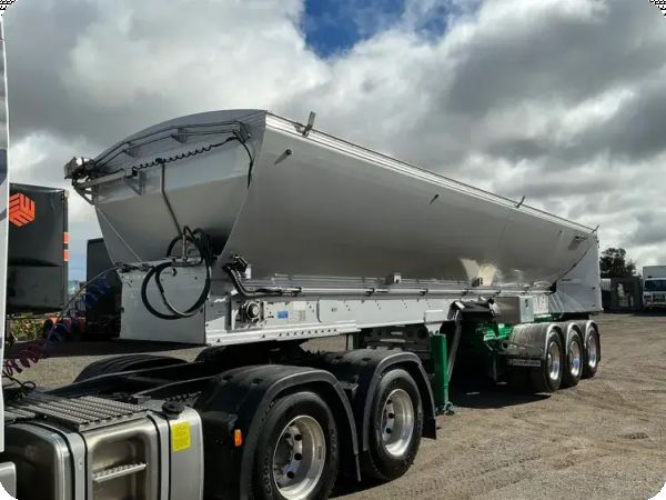 2021 Boomer Tri-Axle Live Bottom Trailer image
